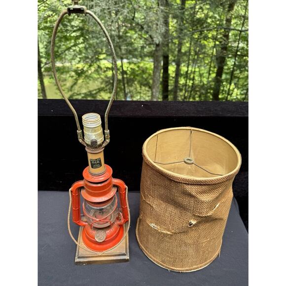 DIETZ Railroad Lantern Table Lamp By DUNNING INDUSTRIES Works! *Poor Condition! - Picture 1 of 11